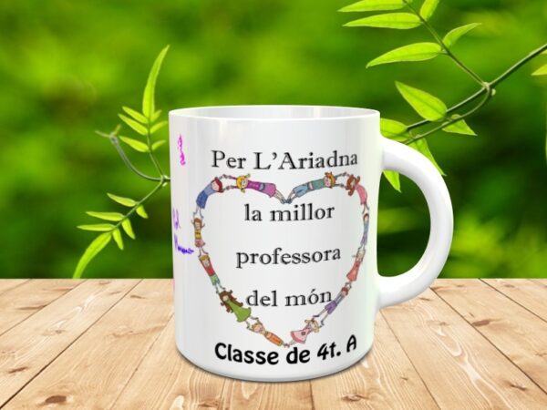 Taza personalizada para profesores con los nombres de los alumnos y adorno corazón - Imagen 3