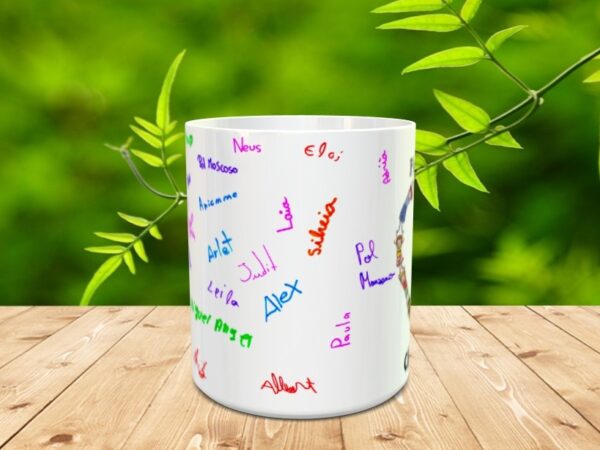 Taza personalizada para profesores con los nombres de los alumnos y adorno corazón - Imagen 5