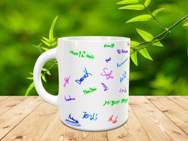 Taza personalizada para profesores con los nombres de los alumnos y adorno corazón - Imagen 4