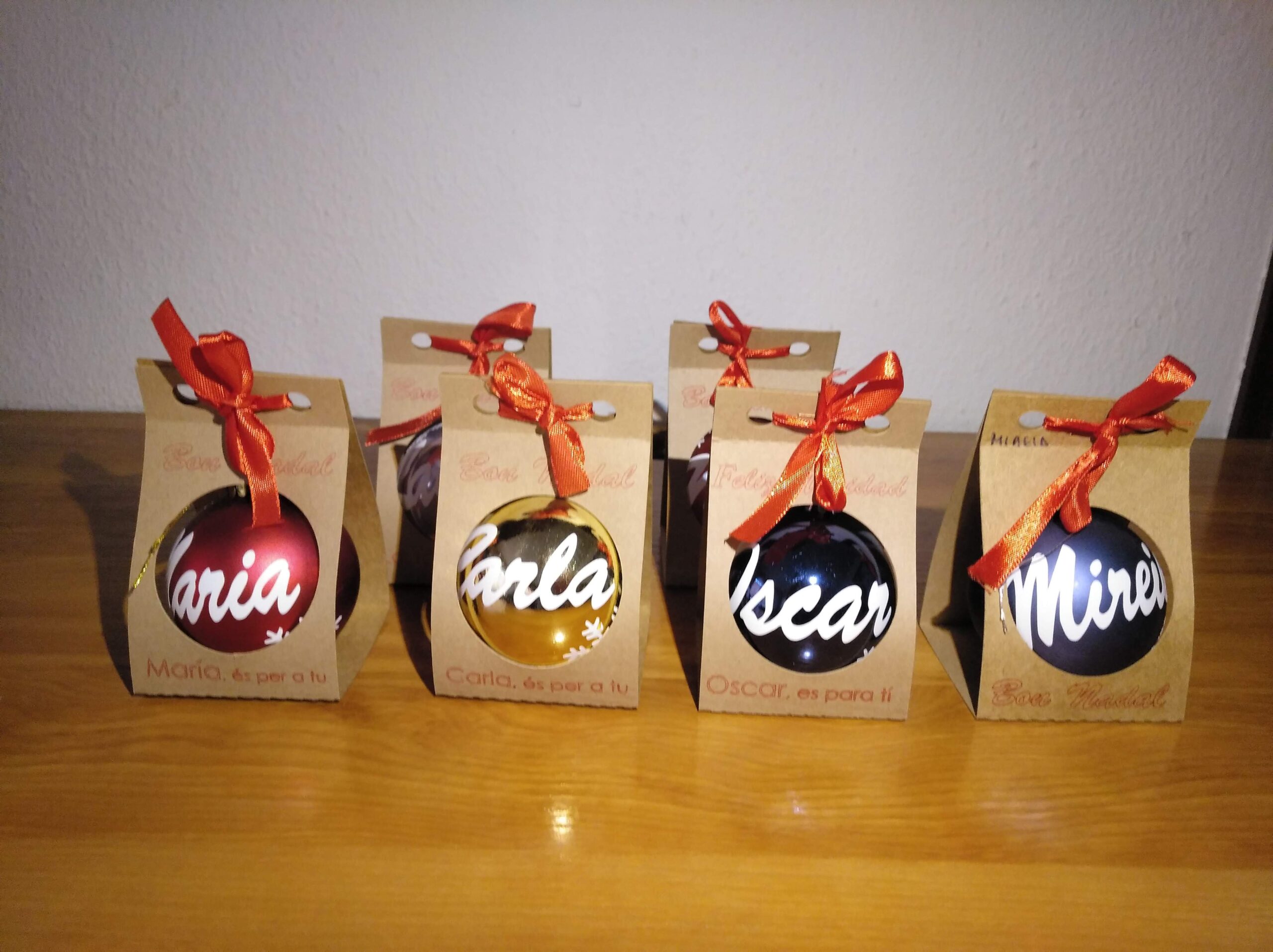 comprar Bolas de navidad con nombre y caja personalizada