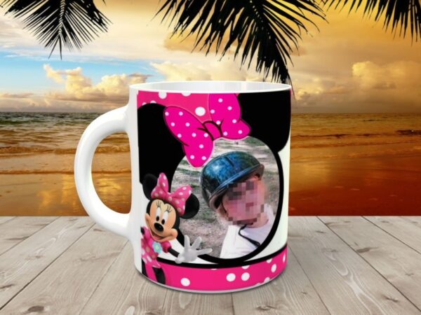 Taza personalizada para desayuno Minnie lado izquierdo