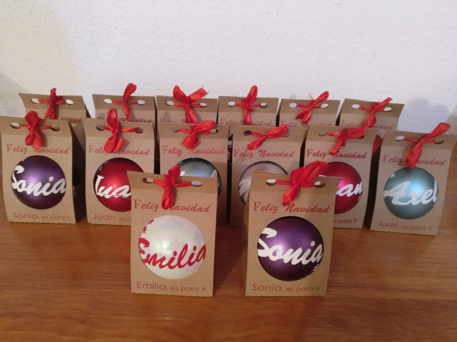 Bolas de navidad con nombres para grupos